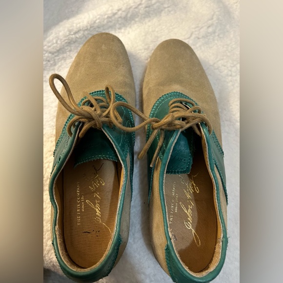 Rare Frye two tone oxfords. So 8 ladies. Striking colour! - Picture 7 of 7